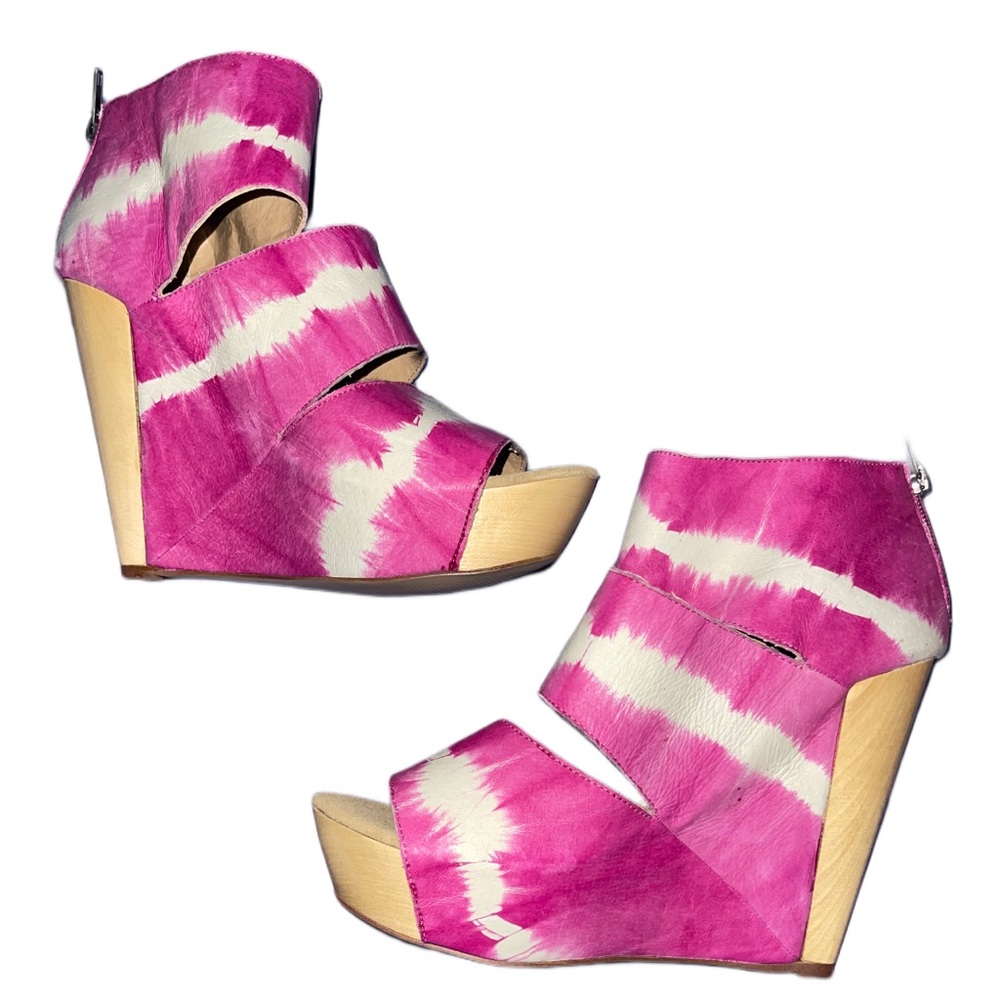 Messeca New York “Coraline” Sliced Pink Tie Dye Amber Wood Platform Wedge